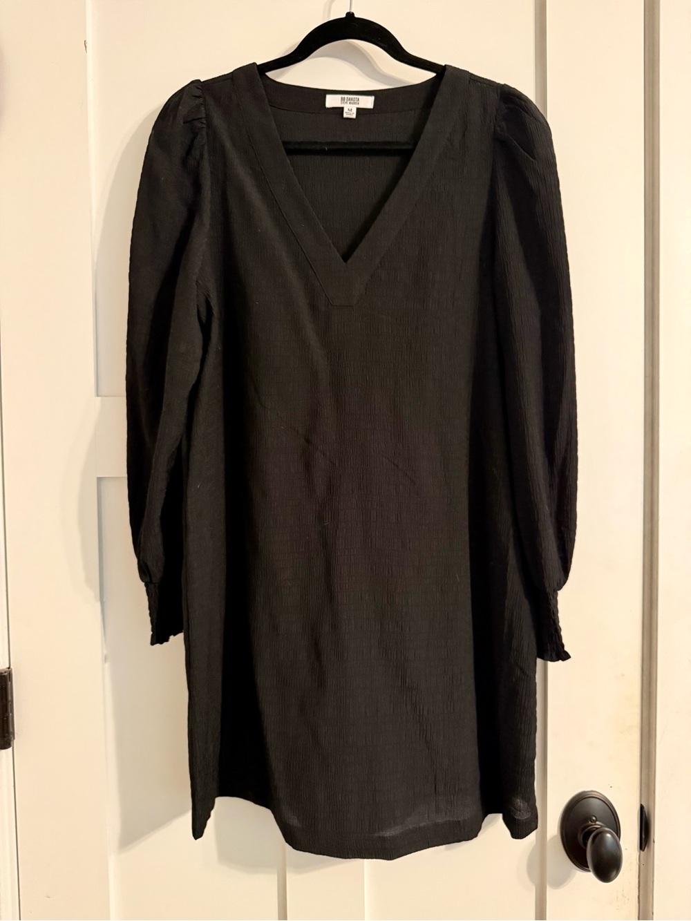 BB Dakota Black V-Neck Textured Tunic